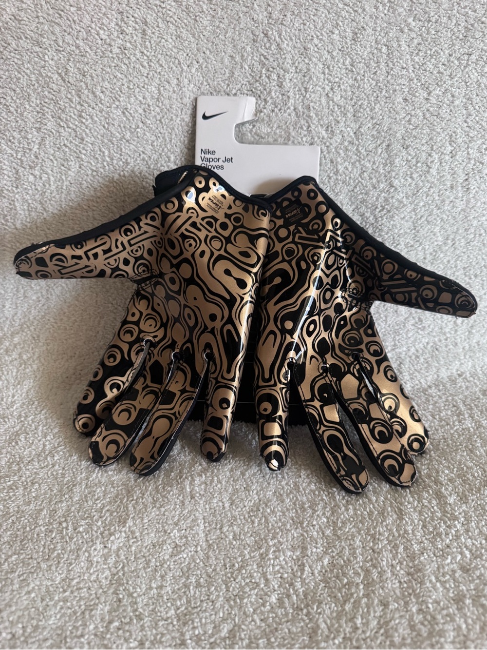 Nike Vapor Jet Gloves in Metallic Gold and Black